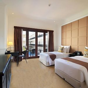 Deluxe Double or Twin Room Pool View